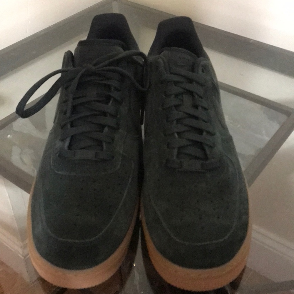 Air Force ones ‘07 LV8 Suede